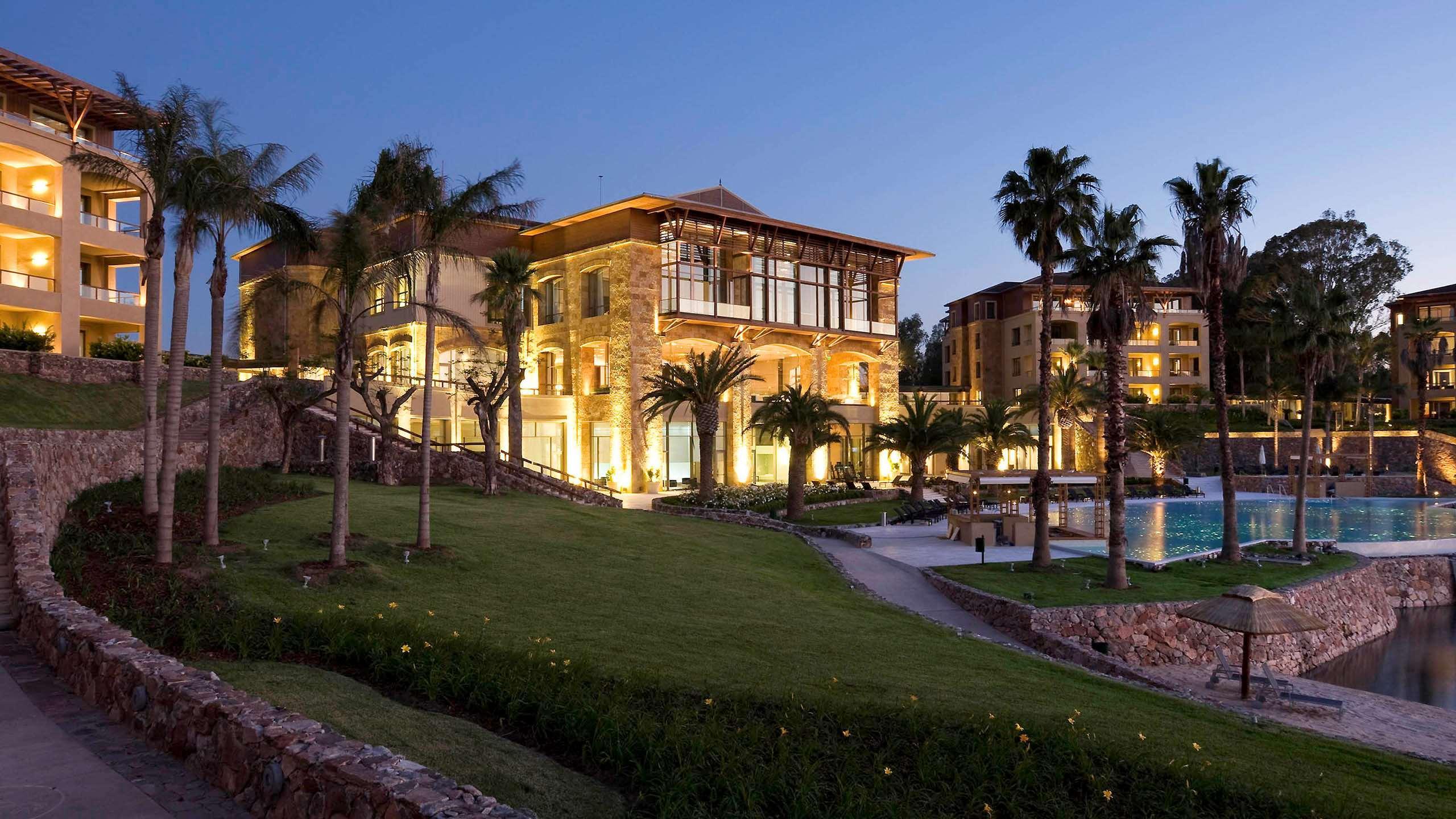 Sofitel La Reserva Cardales Rio Lujan Exterior photo The resort at night
